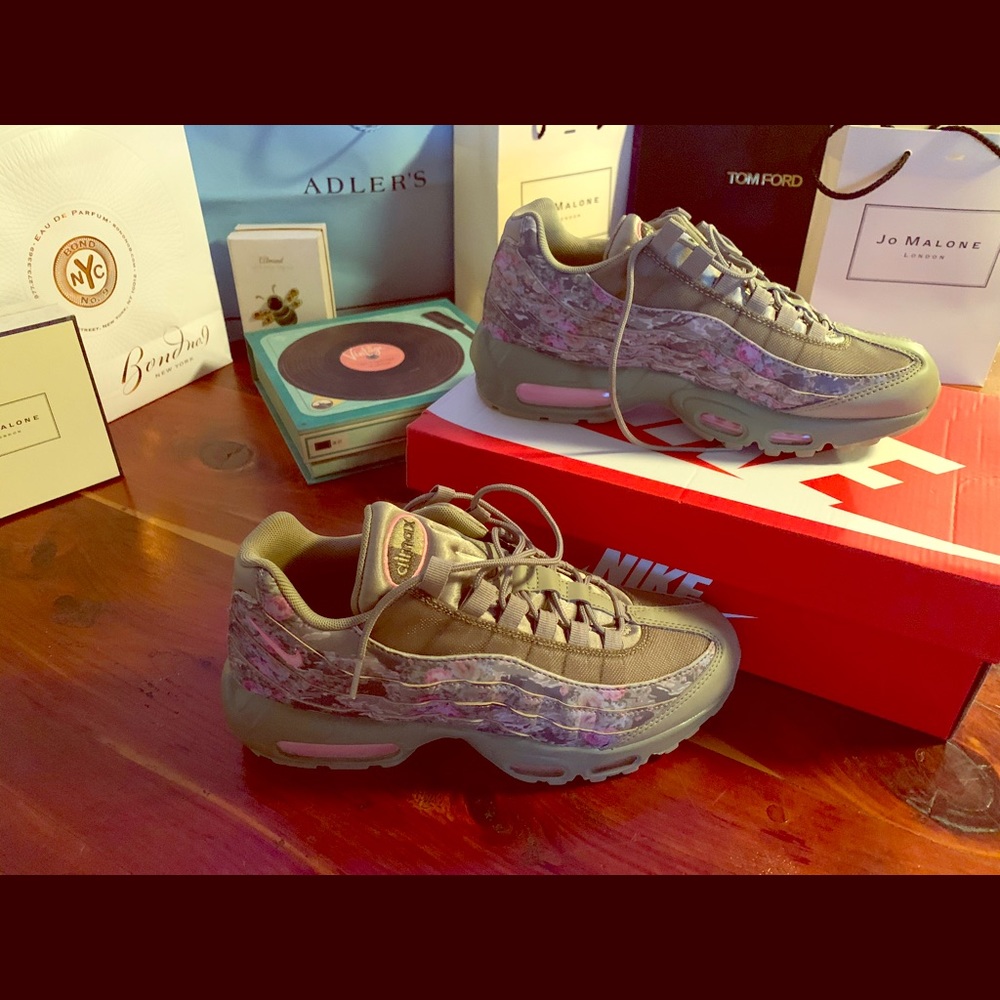 girly Nike tennis